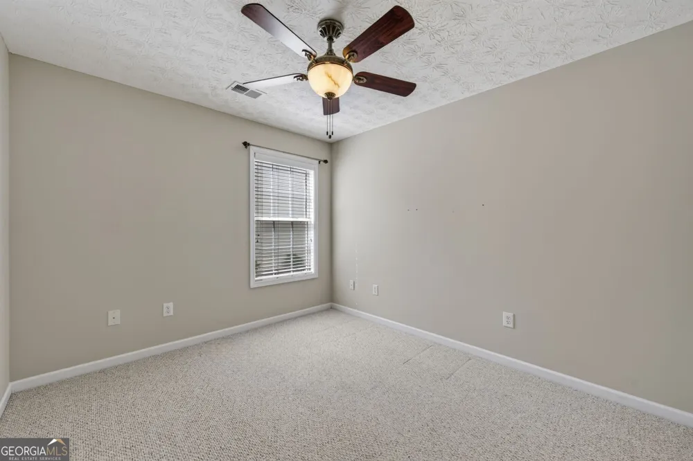 912 Village View CIR Loganville, GA 30052