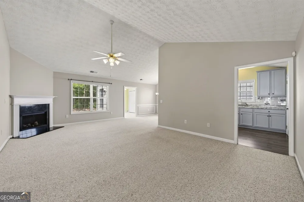 912 Village View CIR Loganville, GA 30052