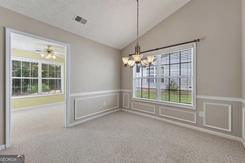 912 Village View CIR Loganville, GA 30052
