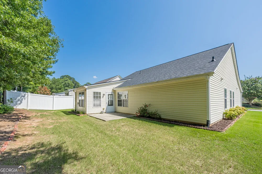 912 Village View CIR Loganville, GA 30052