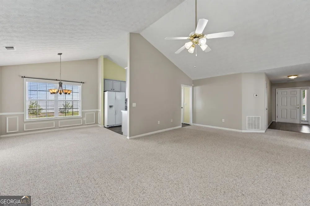 912 Village View CIR Loganville, GA 30052