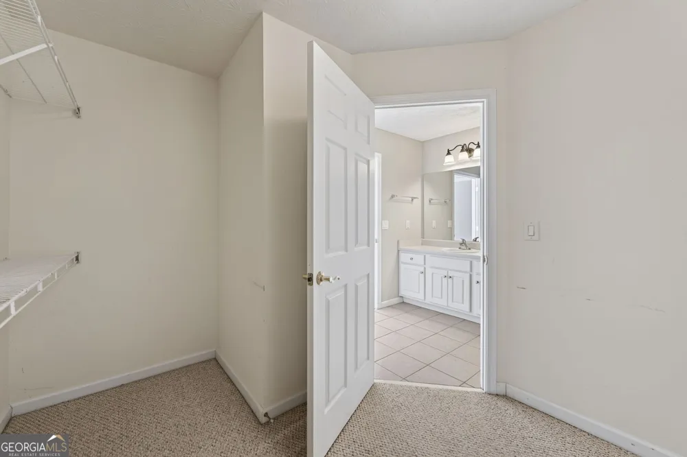 912 Village View CIR Loganville, GA 30052