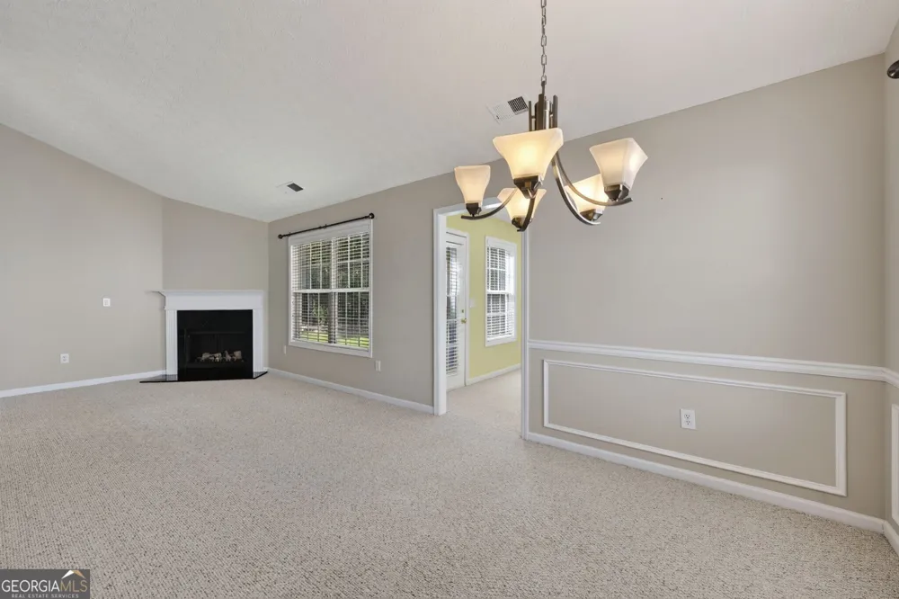 912 Village View CIR Loganville, GA 30052