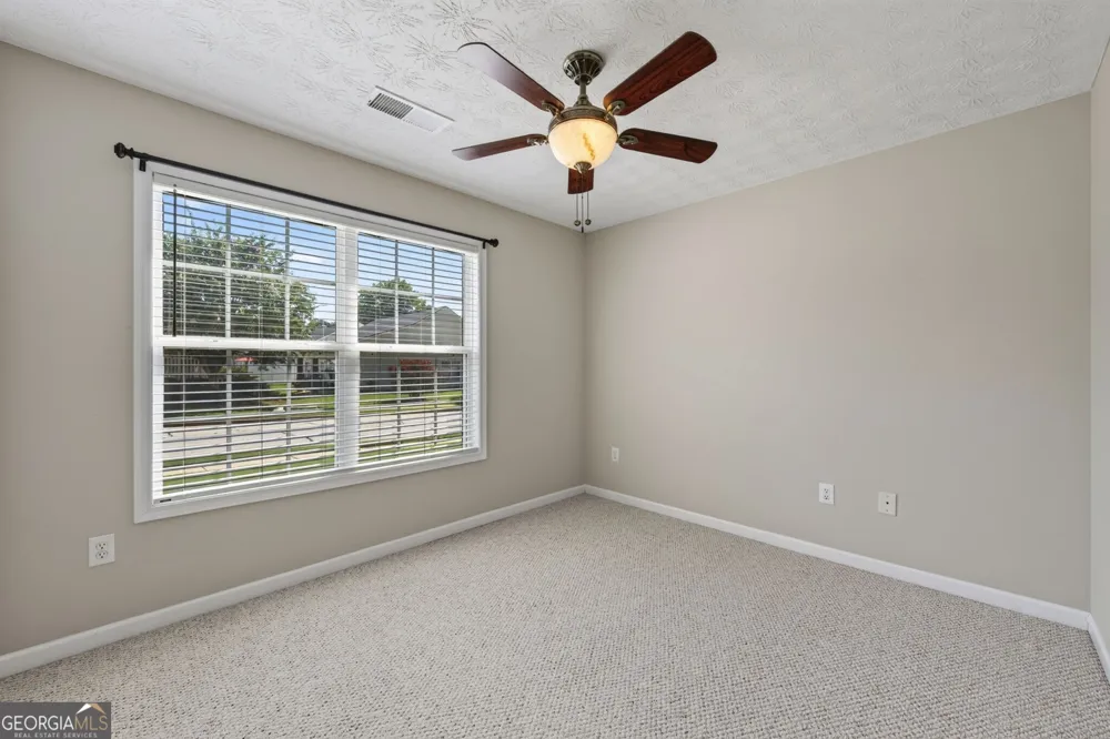 912 Village View CIR Loganville, GA 30052