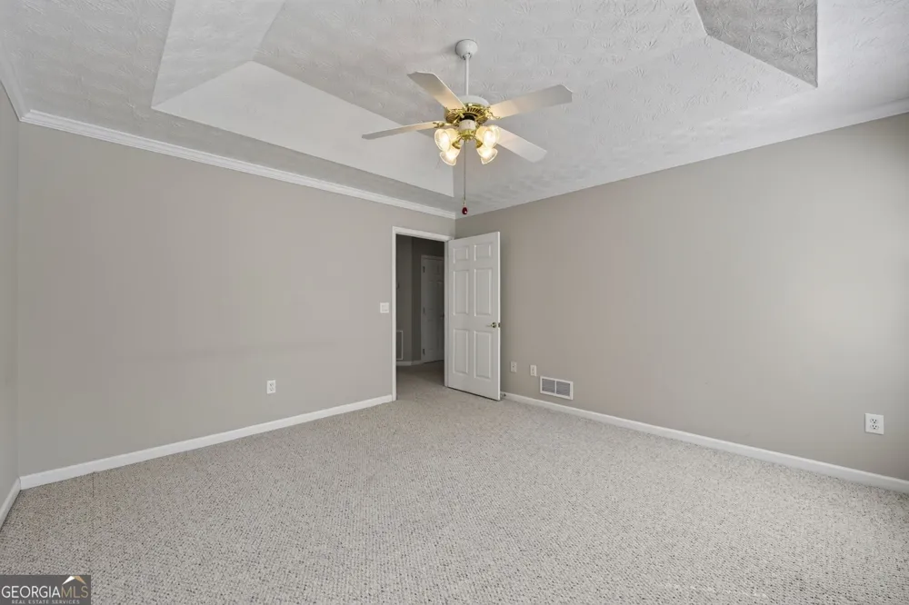 912 Village View CIR Loganville, GA 30052