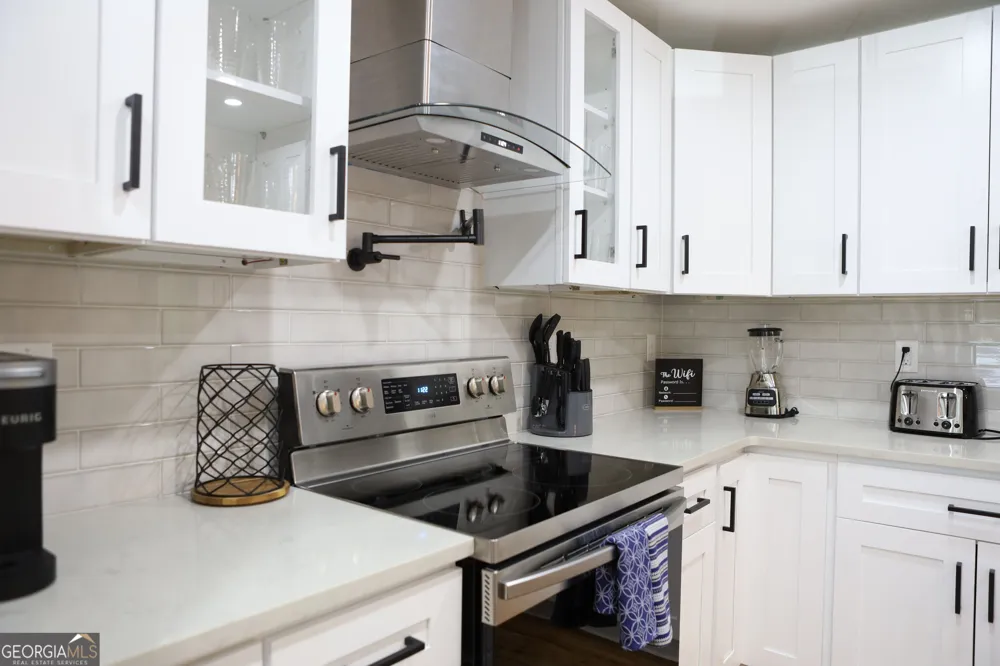 280 W Lake DR NW Atlanta, GA 30314