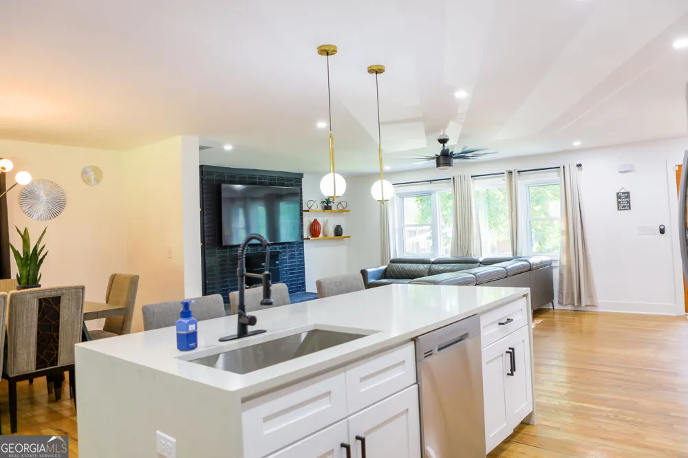 280 W Lake DR NW Atlanta, GA 30314