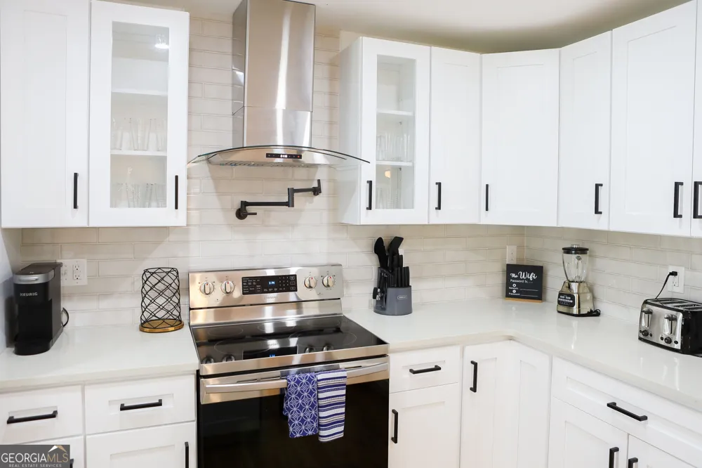 280 W Lake DR NW Atlanta, GA 30314