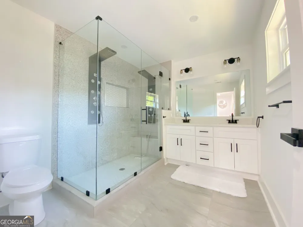 280 W Lake DR NW Atlanta, GA 30314