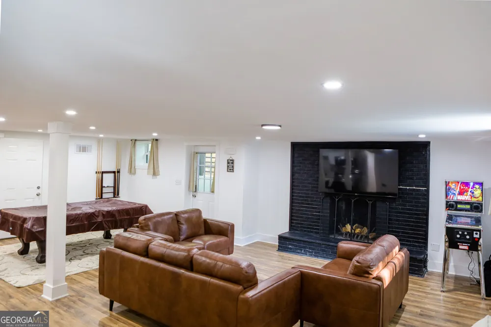 280 W Lake DR NW Atlanta, GA 30314