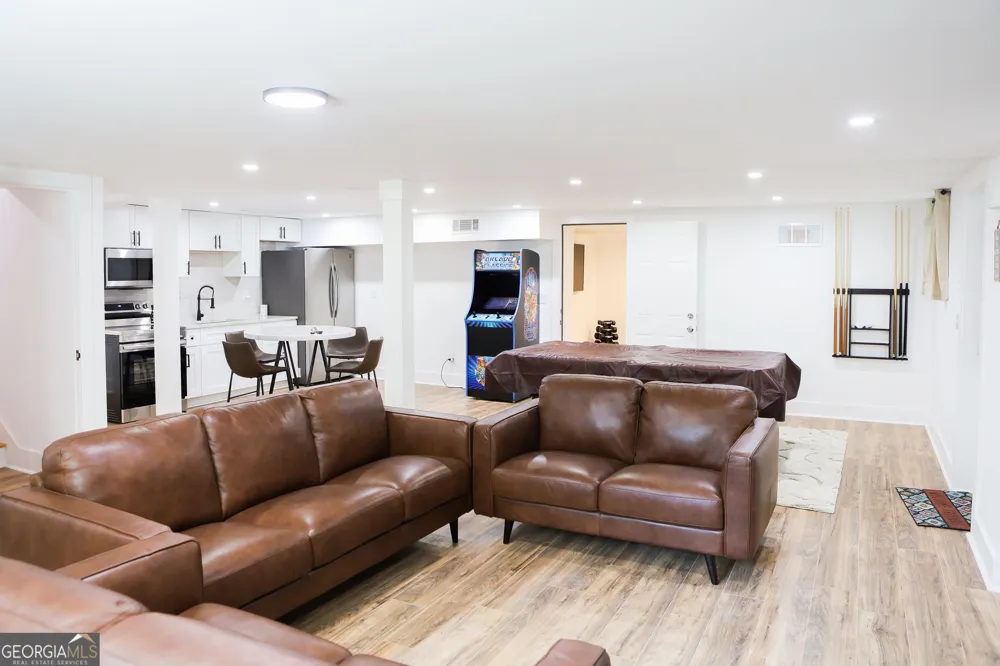 280 W Lake DR NW Atlanta, GA 30314