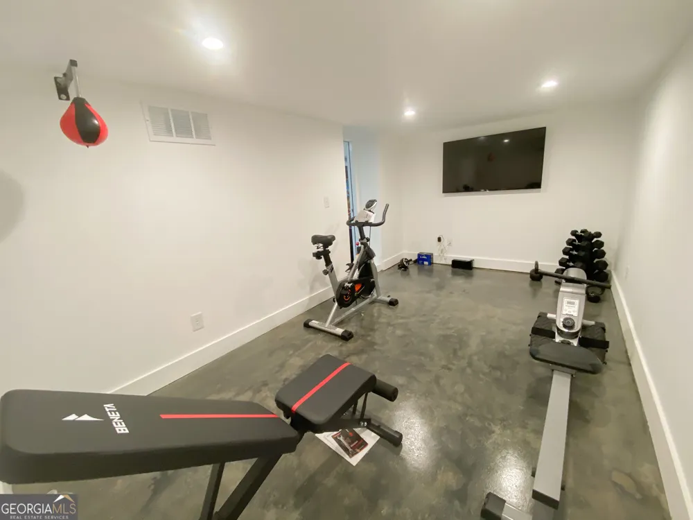 280 W Lake DR NW Atlanta, GA 30314