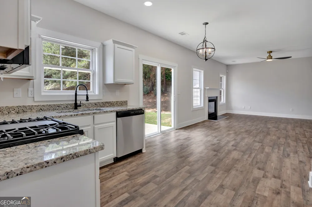 15 Kestrel CIR Covington, GA 30014
