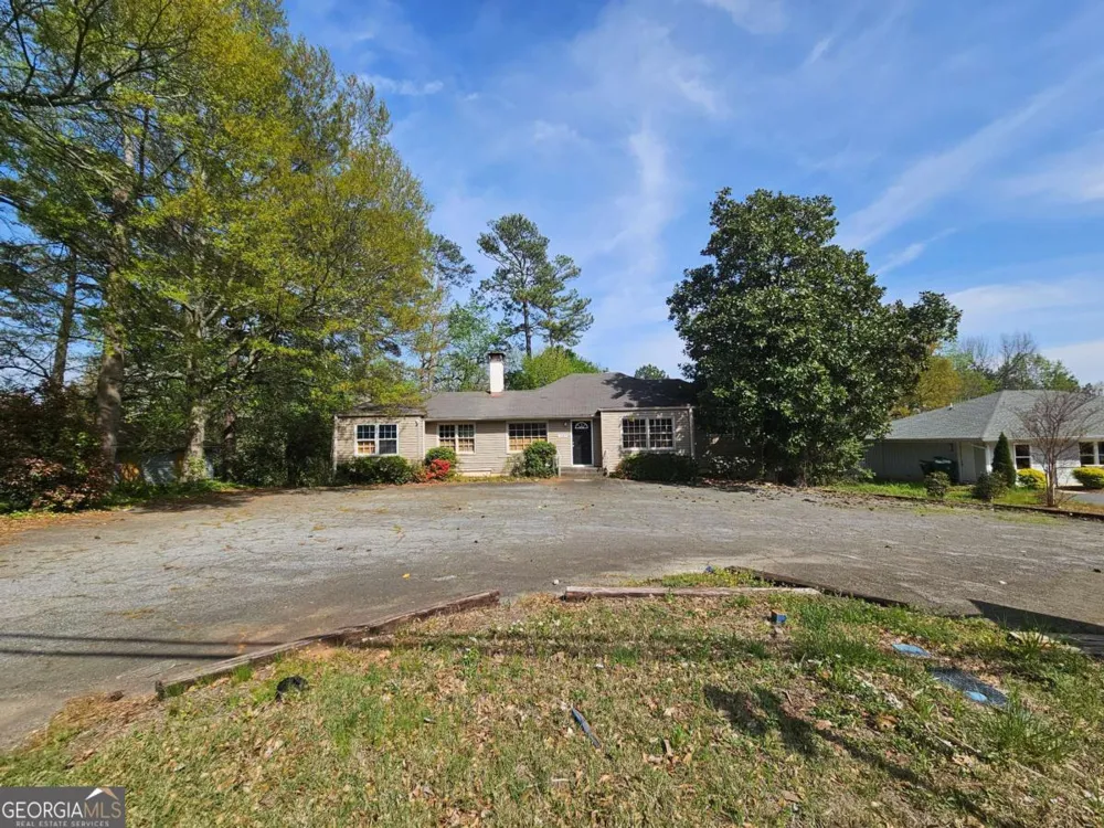 1799 Clairmont RD Decatur, GA 30033