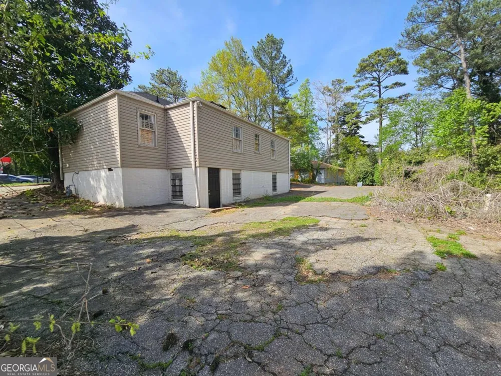 1799 Clairmont RD Decatur, GA 30033
