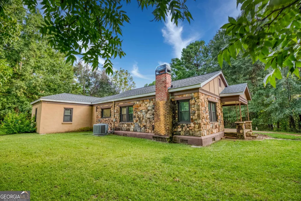 2067 Cleveland RD Bogart, GA 30622