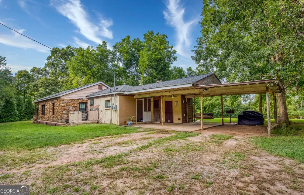 2067 Cleveland RD Bogart, GA 30622
