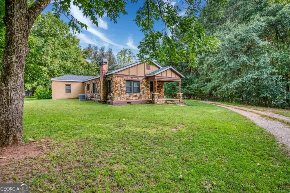 2067 Cleveland RD Bogart, GA 30622