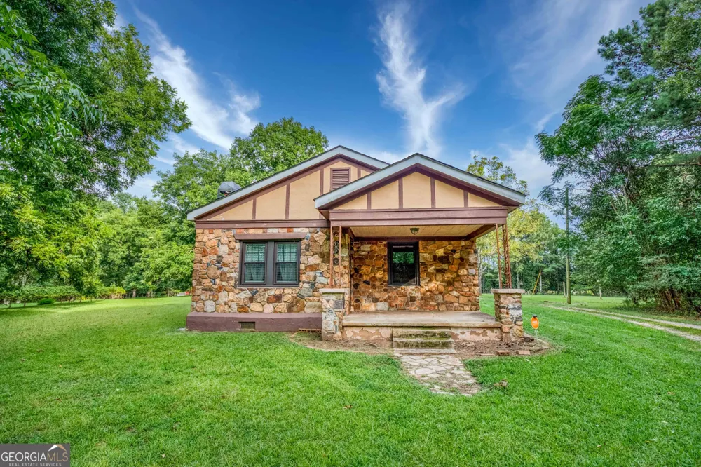 2067 Cleveland RD Bogart, GA 30622