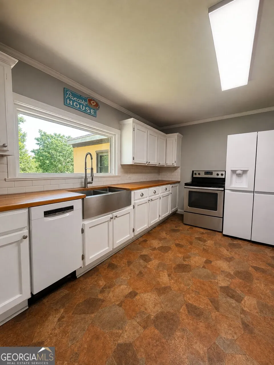 2067 Cleveland RD Bogart, GA 30622