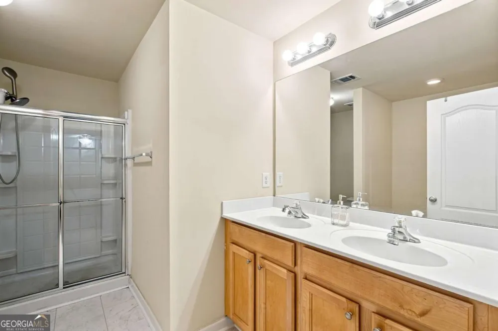 2747 Cedar DR Lawrenceville, GA 30043