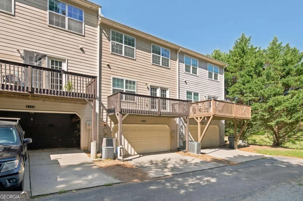 2747 Cedar DR Lawrenceville, GA 30043