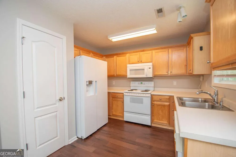 10 Walton Woods CT Newnan, GA 30263
