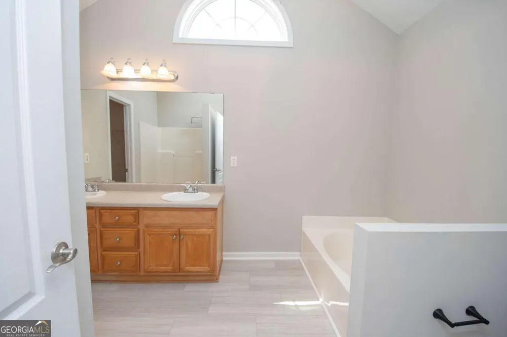 10 Walton Woods CT Newnan, GA 30263