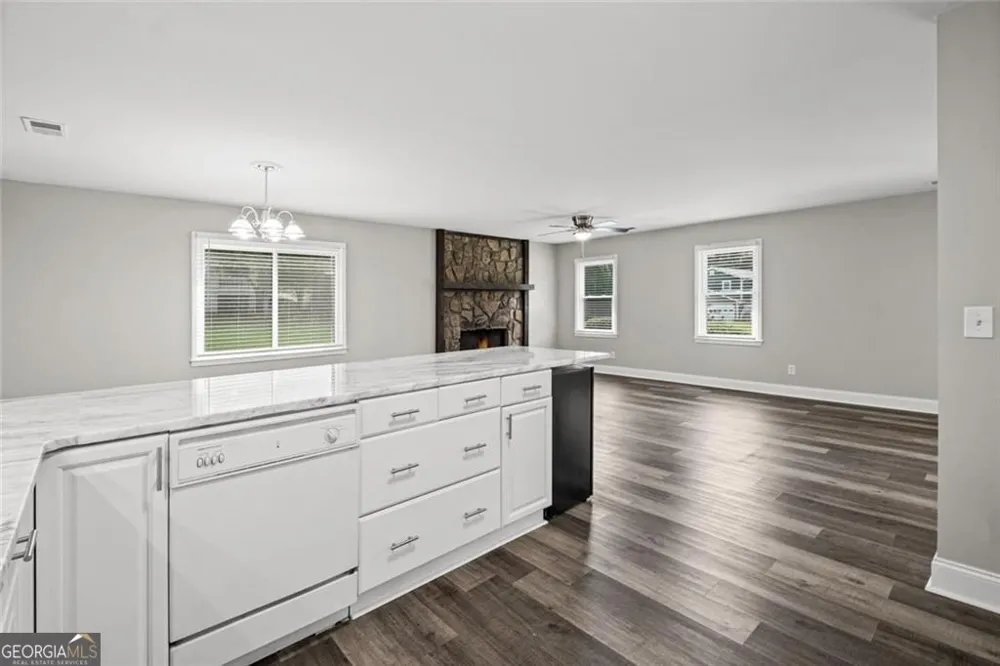 164 Dials DR Woodstock, GA 30188