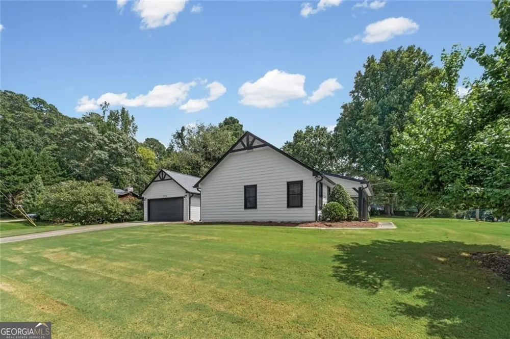 164 Dials DR Woodstock, GA 30188