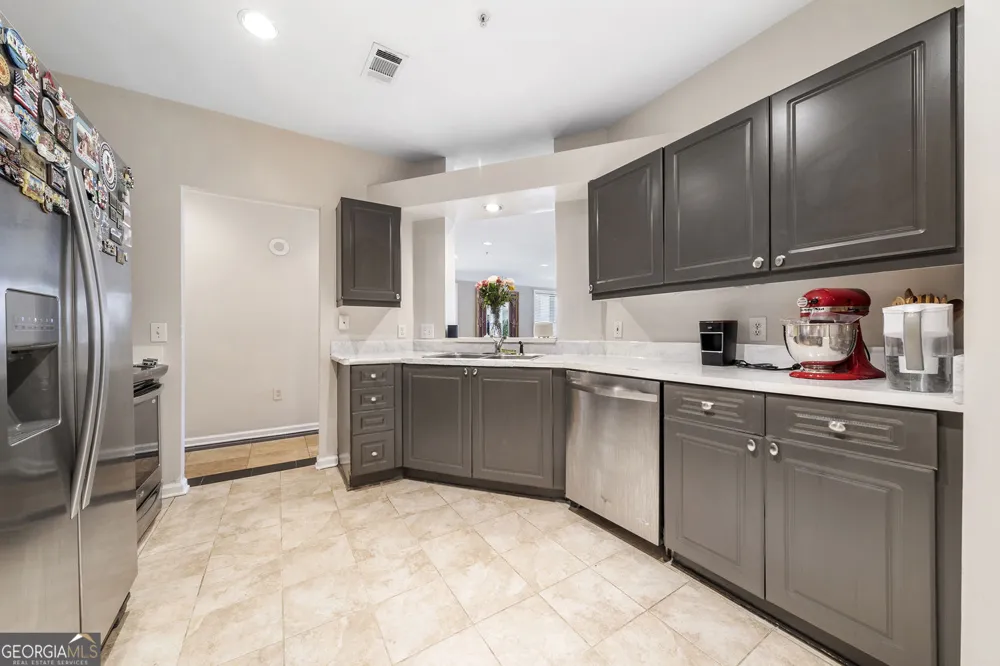 3334 Peachtree RD NE Atlanta, GA 30326