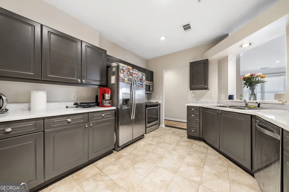 3334 Peachtree RD NE Atlanta, GA 30326