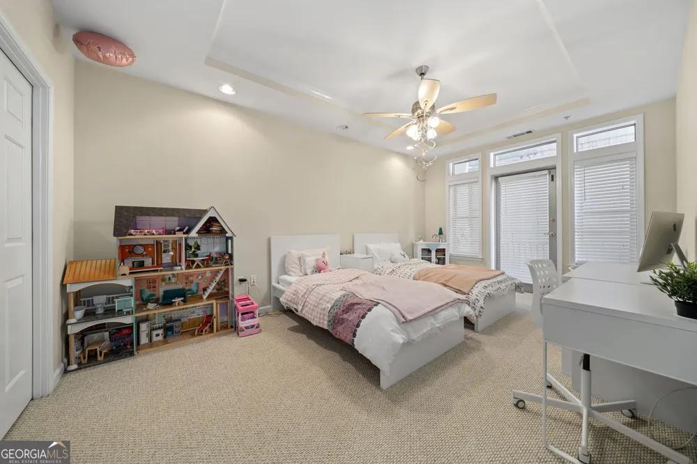 3334 Peachtree RD NE Atlanta, GA 30326