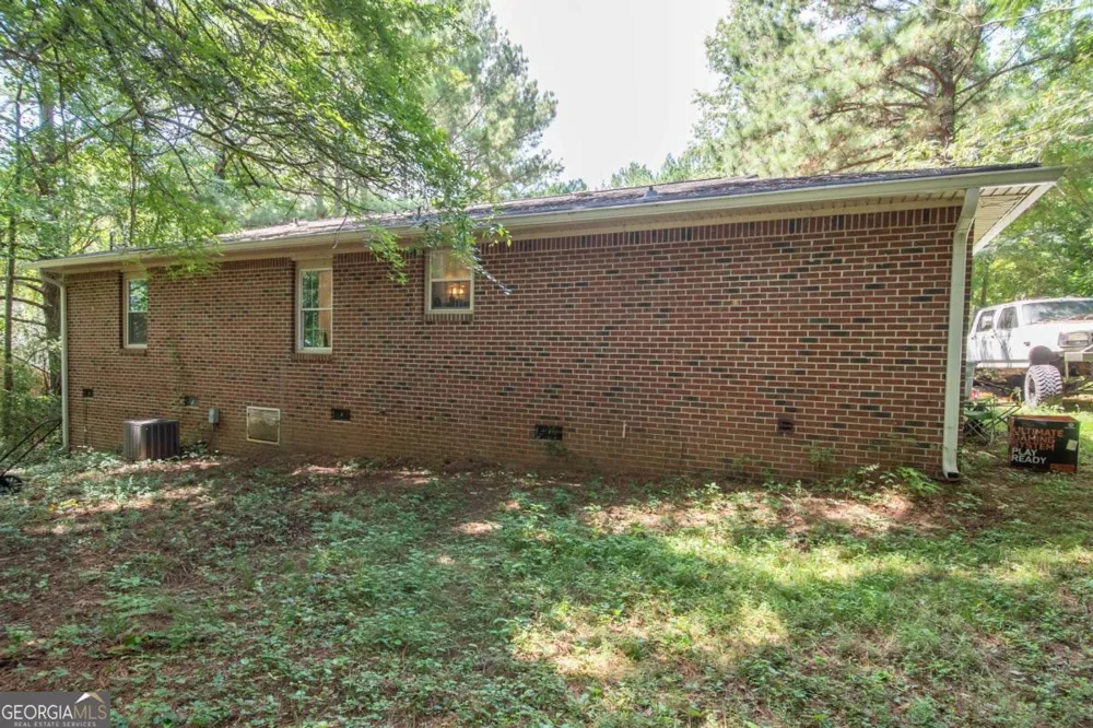 1104 Alverson RD LaGrange, GA 30241