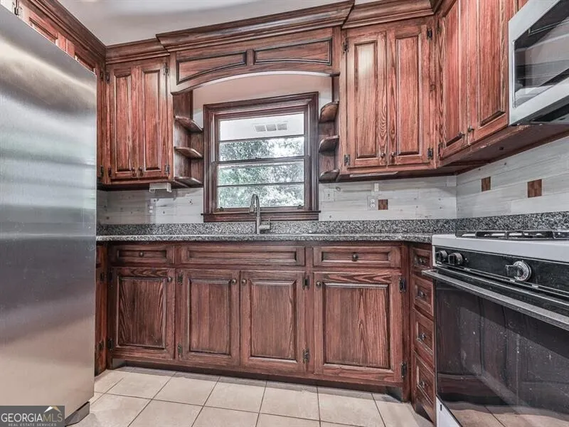 291 Sourwood DR Marietta, GA 30062