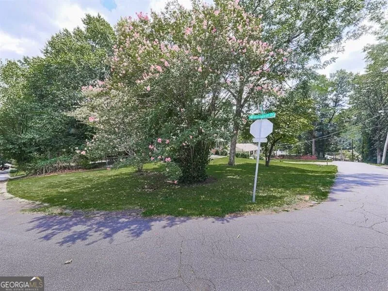 291 Sourwood DR Marietta, GA 30062