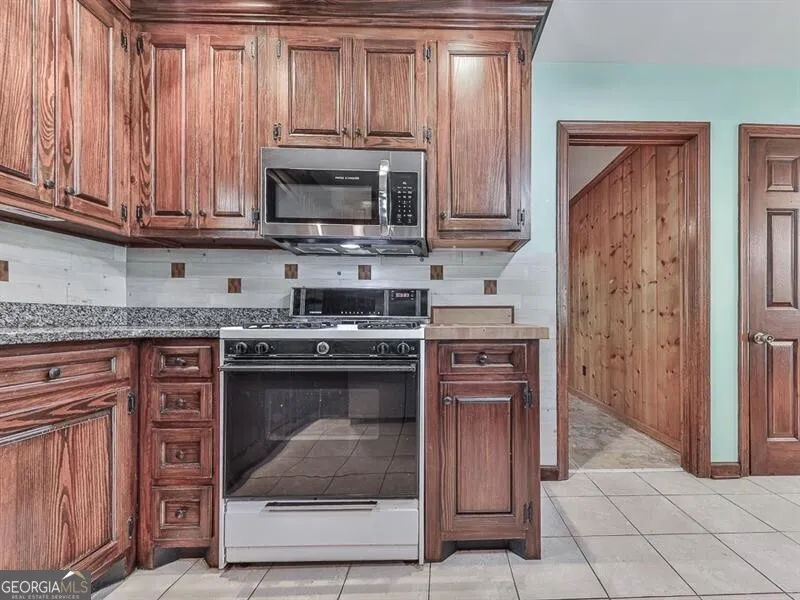 291 Sourwood DR Marietta, GA 30062