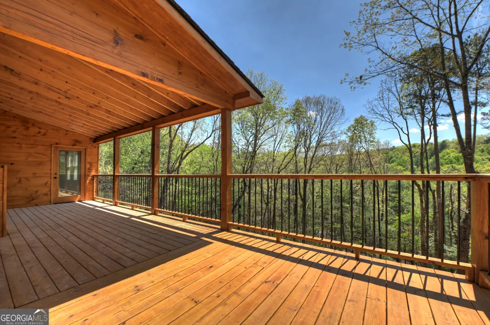 394 Blackberry CIR Ellijay, GA 30536