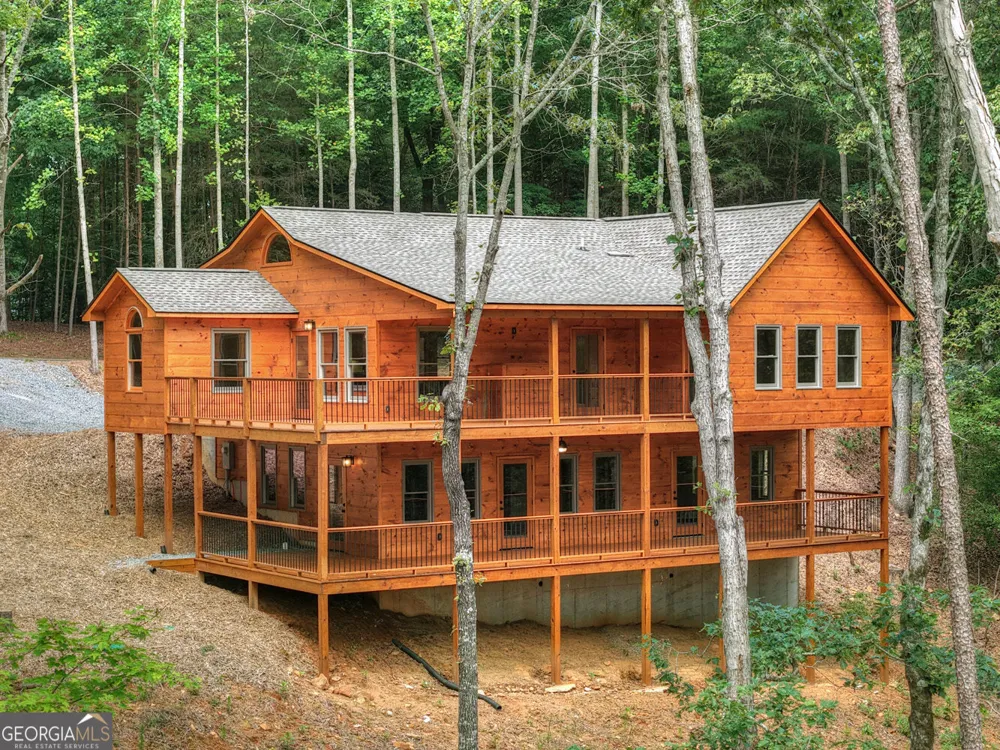 394 Blackberry CIR Ellijay, GA 30536