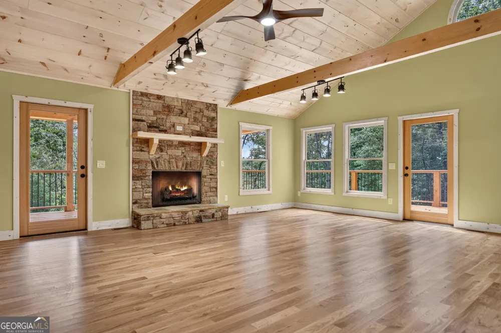 394 Blackberry CIR Ellijay, GA 30536