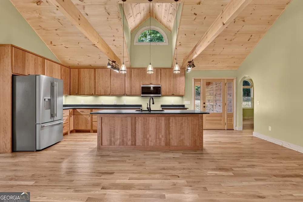 394 Blackberry CIR Ellijay, GA 30536