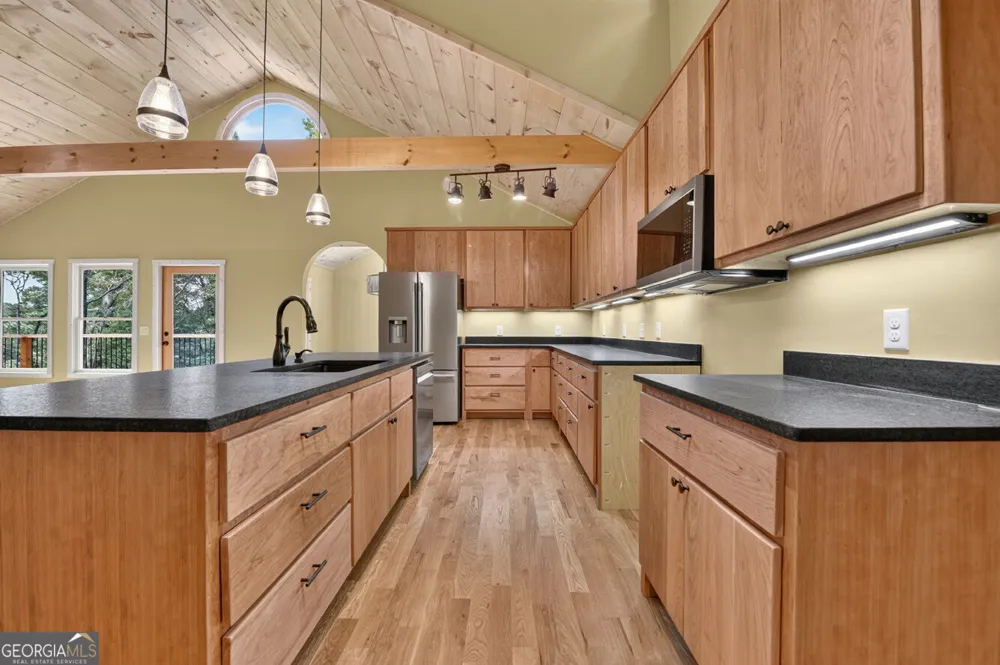 394 Blackberry CIR Ellijay, GA 30536