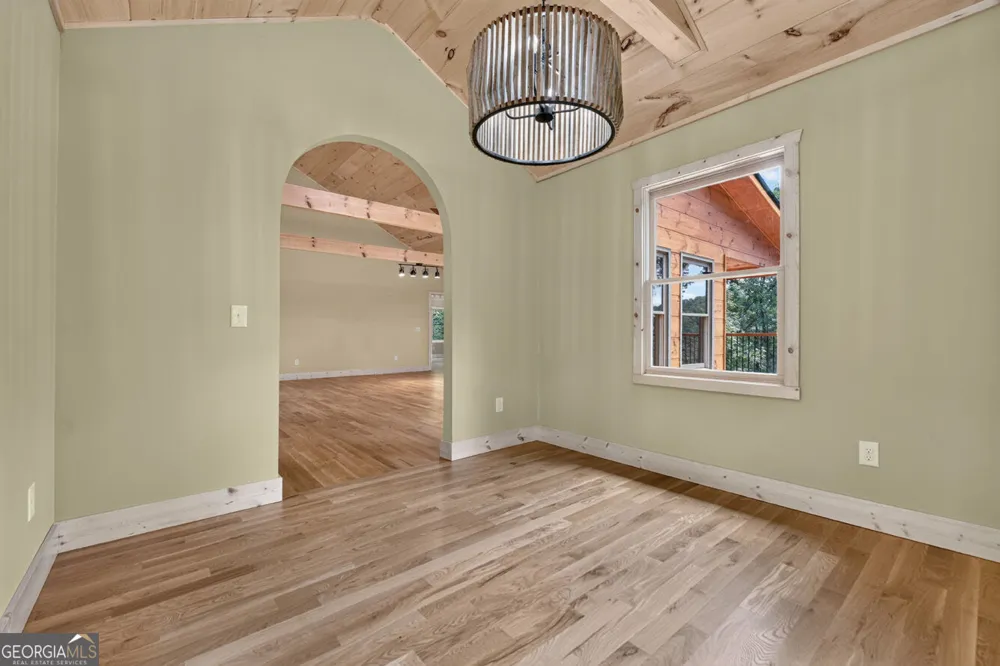 394 Blackberry CIR Ellijay, GA 30536