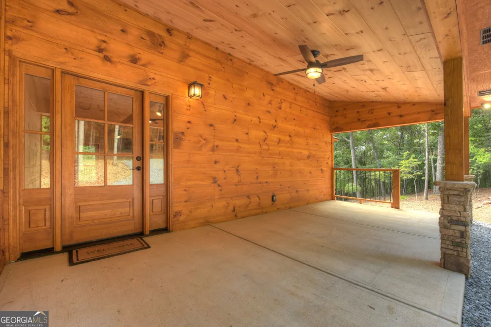 394 Blackberry CIR Ellijay, GA 30536