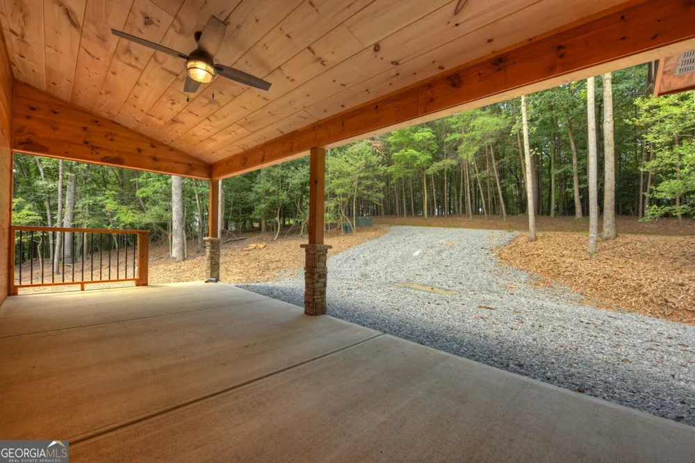 394 Blackberry CIR Ellijay, GA 30536