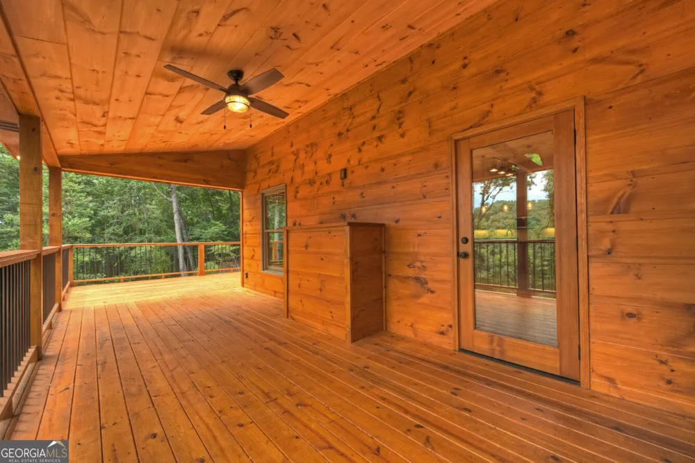 394 Blackberry CIR Ellijay, GA 30536