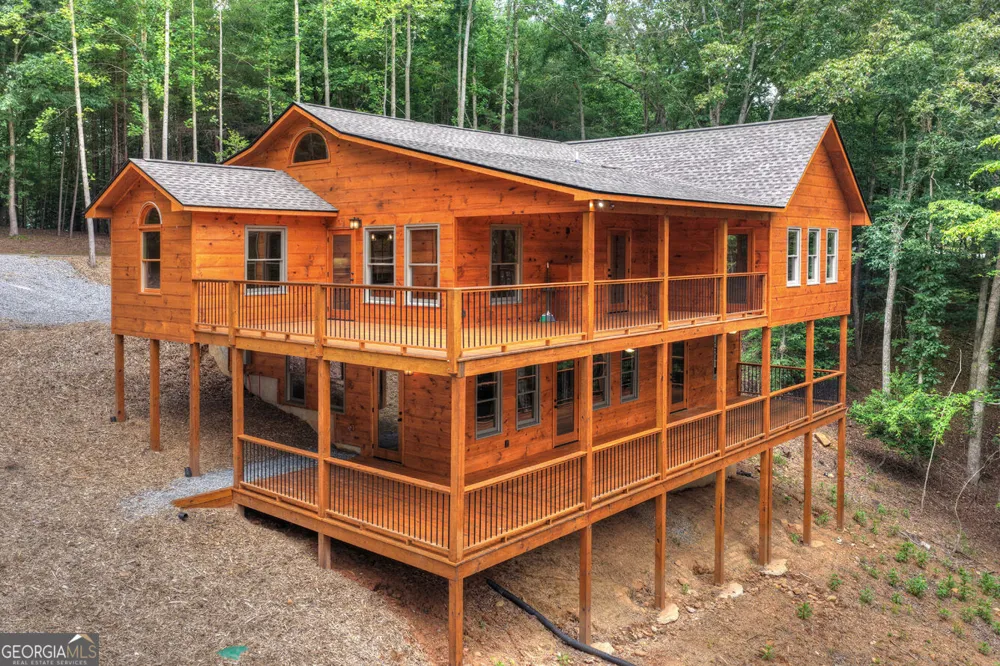 394 Blackberry CIR Ellijay, GA 30536