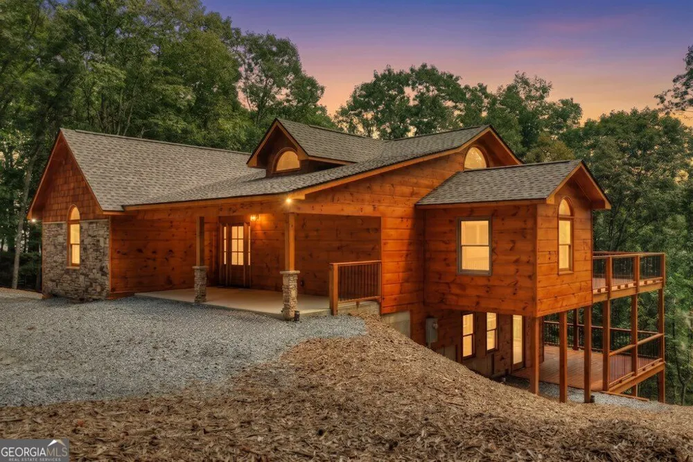 394 Blackberry CIR Ellijay, GA 30536
