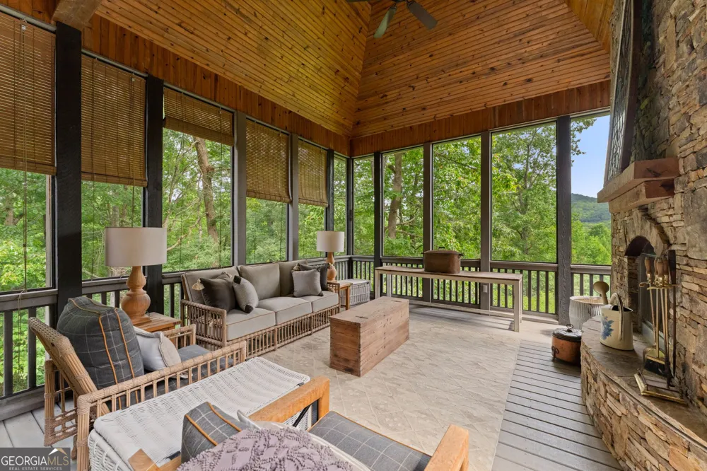 125 Crabapple CT Clarkesville, GA 30523