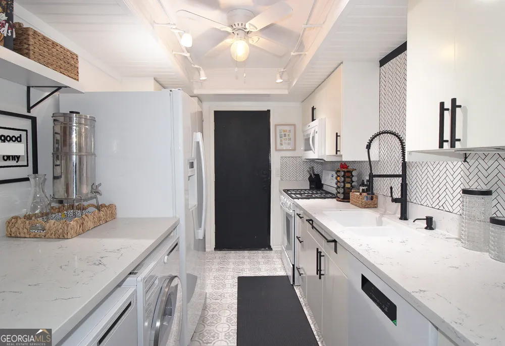 6851 Roswell RD NE Sandy Springs, GA 30328